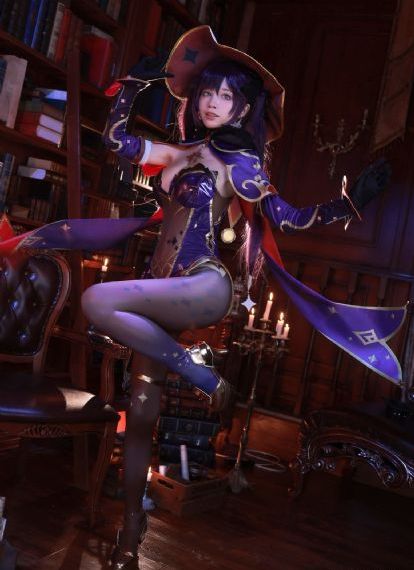 扒开美女内裤又摸又亲_BD电影免费在线