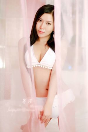 校花陈若雪被校长抱到办公室_HD超清免费观看