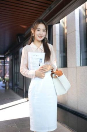 日韩美女少妇生活片_高清国产国语三级
