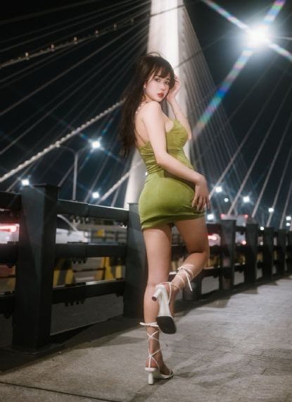 美妇雪臀吞吐粗大迎合视频_日韩成人在线